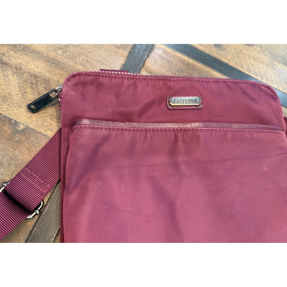 Baggallini Plum Purple Nylon Crossbody Bag Slim Messenger Travel Organizer Bag - Picture 6 of 6